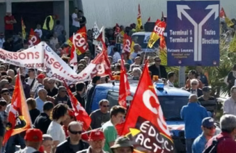 法国爆发25年来最大规模罢工！